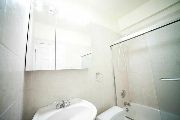 Rented by Platinum Properties | media 16