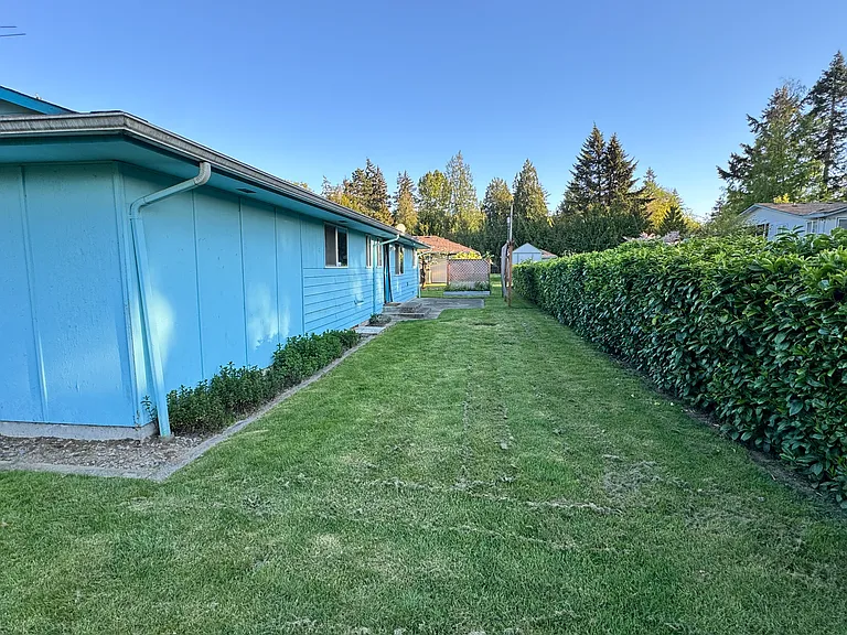 9904 46th Ave E — Photo 2