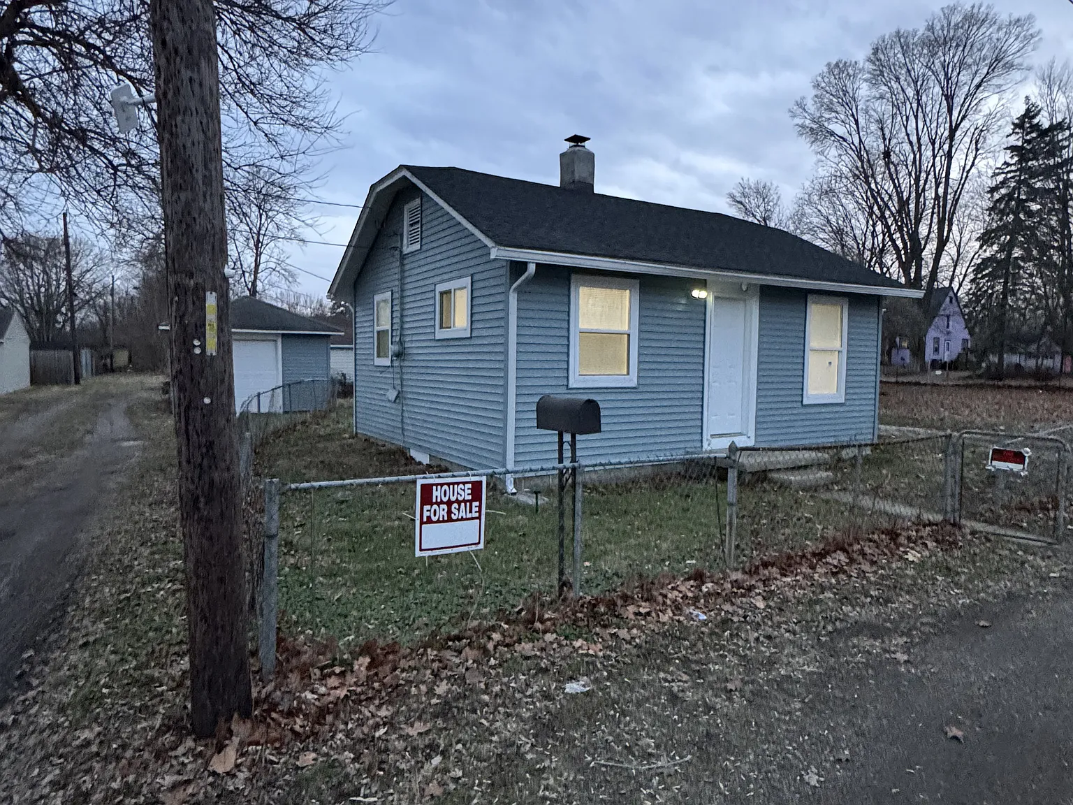 2 bed, 600 sqft, $1,300 — Photo 2