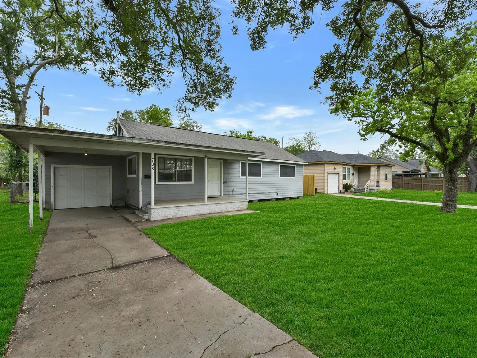 3 bed, 1.0 bath, 1092 sqft, $1,250 — Photo 2
