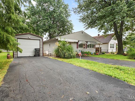 2nd image of 3202 Harvard Pl