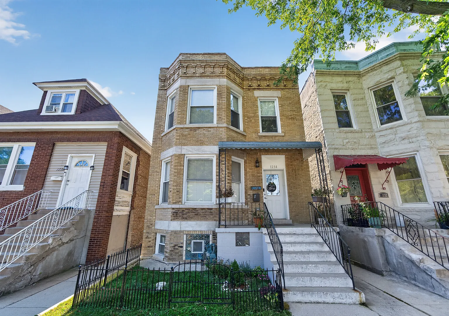 3 bed, 700 sqft, $2,000 — Photo 4