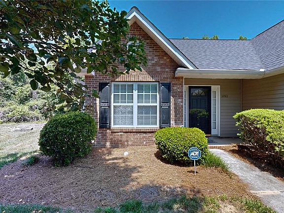 4th image of 1052 Glyn Water Ln