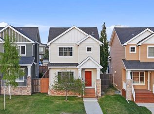 151 W Royal Oak Dr NW, Calgary, AB T3G 0B8
