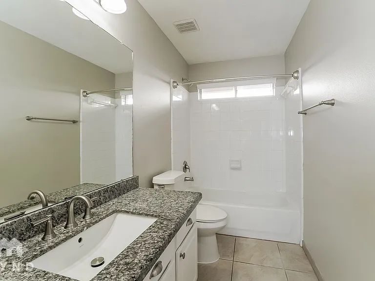 12035 Thornecrest Dr — Photo 14