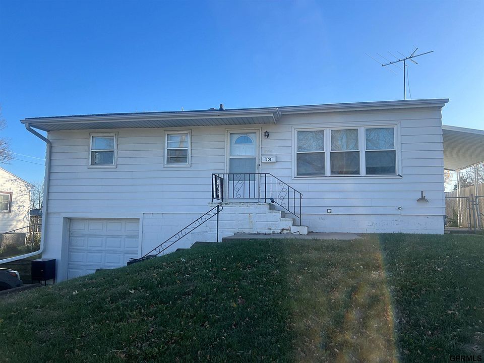 1st image of 801 W 32nd Ave