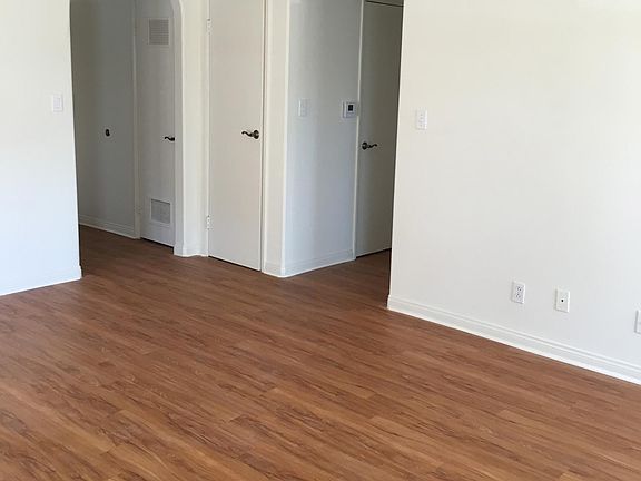 5th image of 1133 25th St APT 6