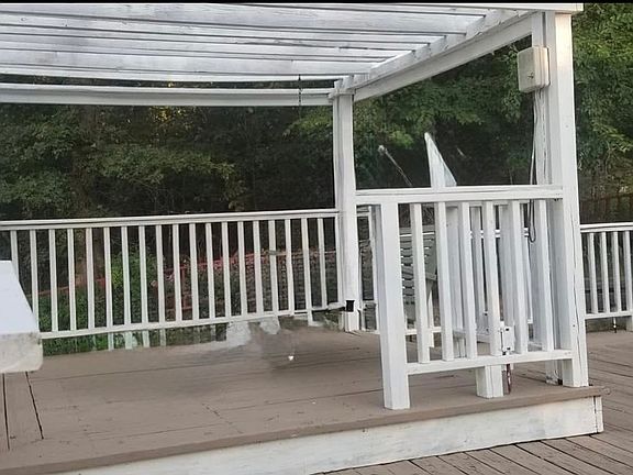 4th image of 2788 W Lakeshore Blf