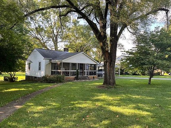 3rd image of 1531 Fair Dr