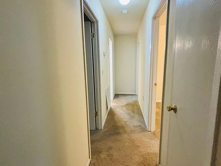 1741 Donlee Dr — Photo 10