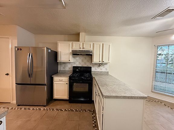 5th image of 12715 Westpark Dr