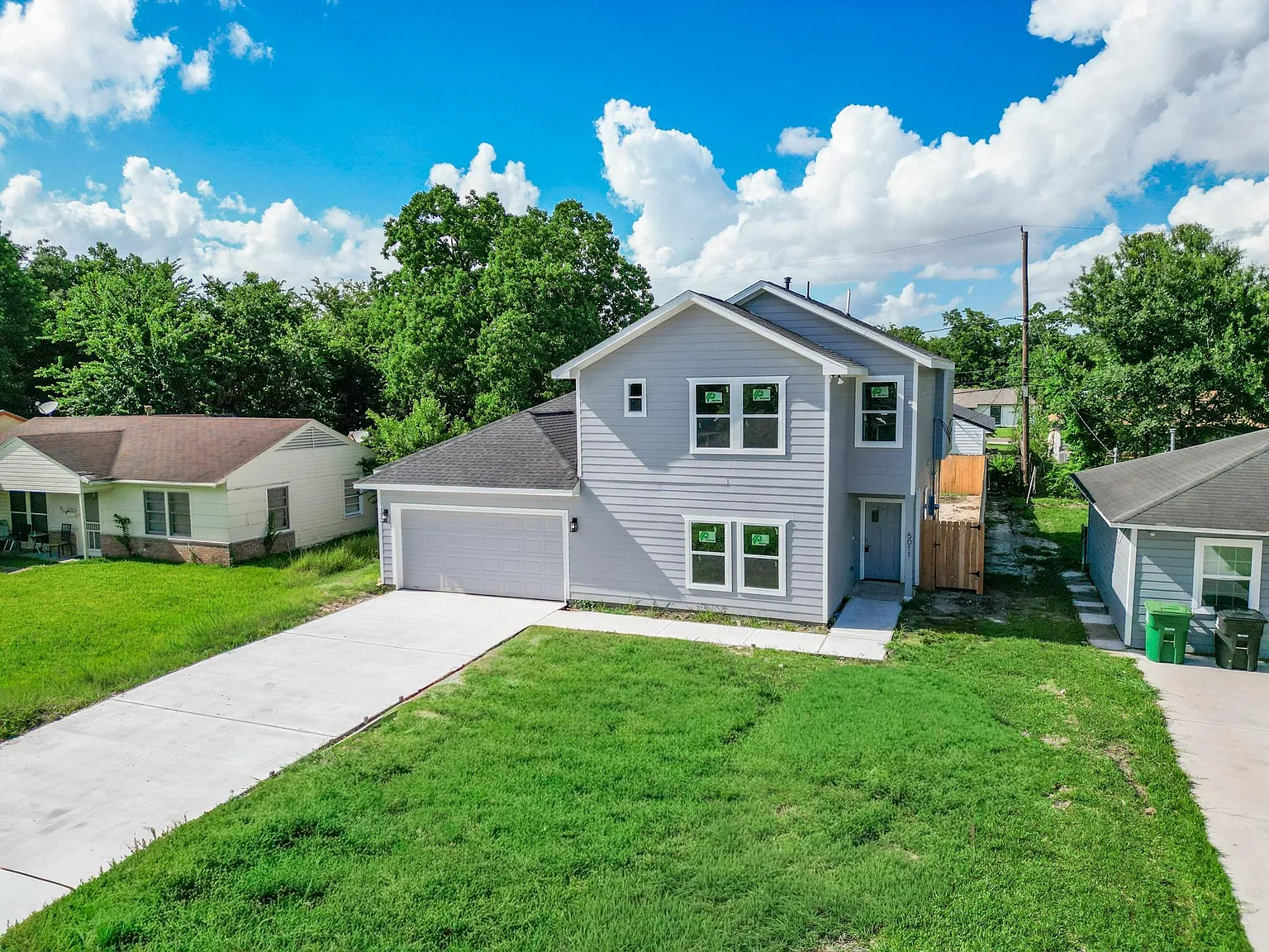 4 bed, 3.5 bath, 2635 sqft, $2,750 — Photo 1