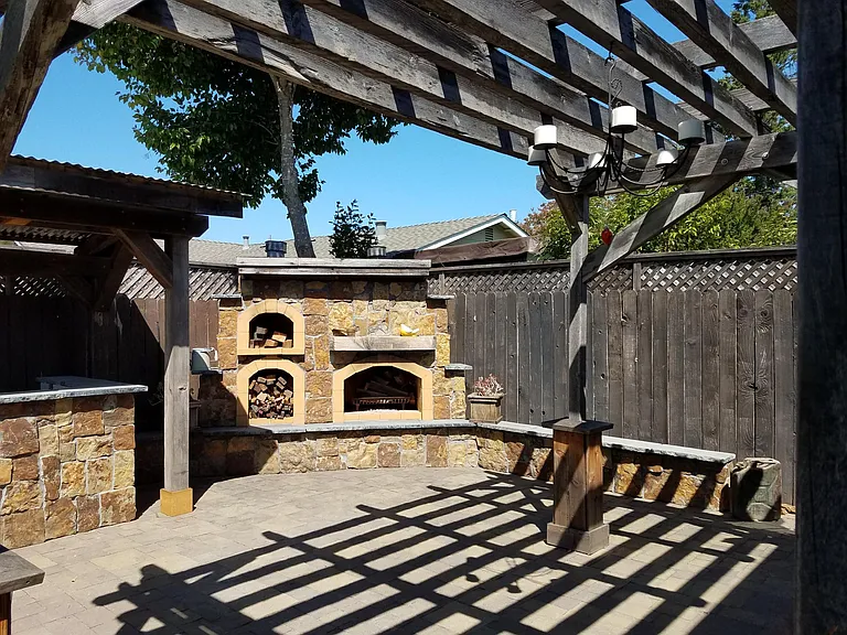 589 Graymont Dr — Photo 15