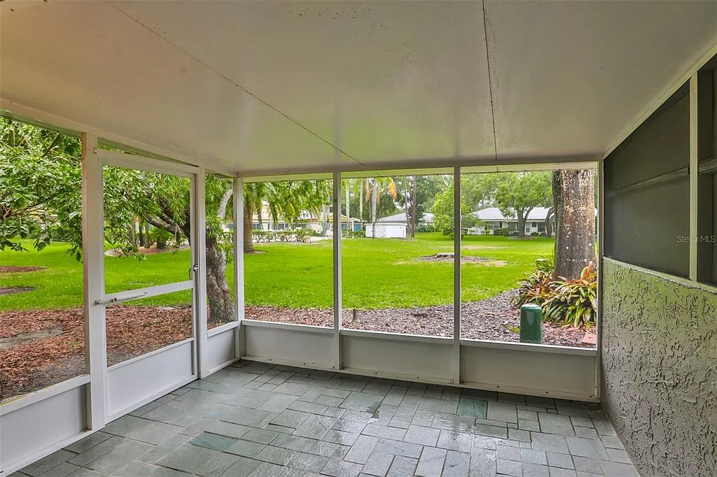 2 bed, 2.0 bath, 1390 sqft, $2,095 — Photo 3