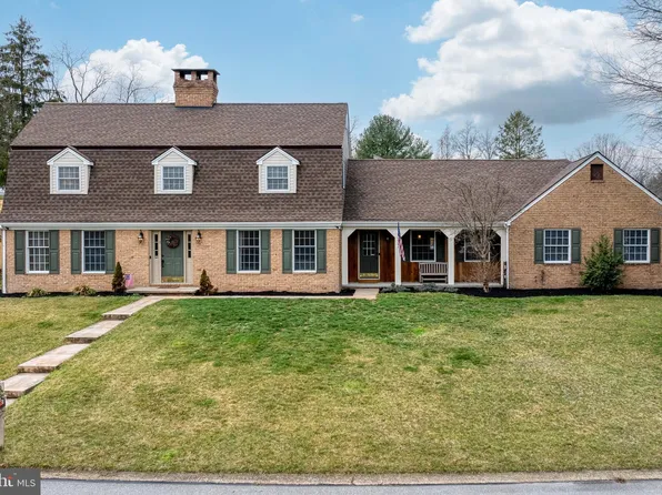 1 Pond Ridge Ln, Hanover, PA 17331