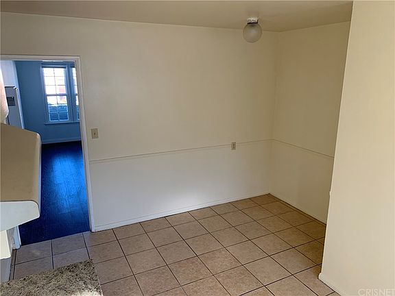 5th image of 4016 W 130th St APT A