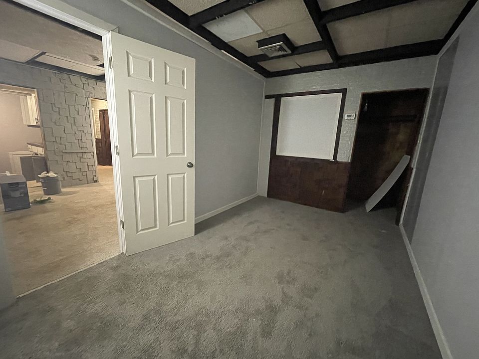 2nd image of 1622 W Western Ave #4