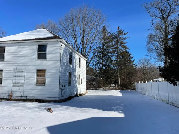 6 Gadsen Court, Albany, NY 12205