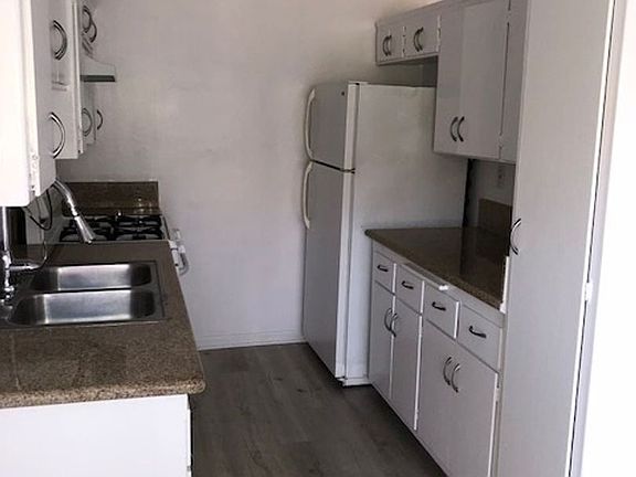 4th image of 1443 S Bundy Dr APT 8