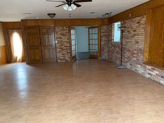 3rd image of 1911 Sunnybrook Dr
