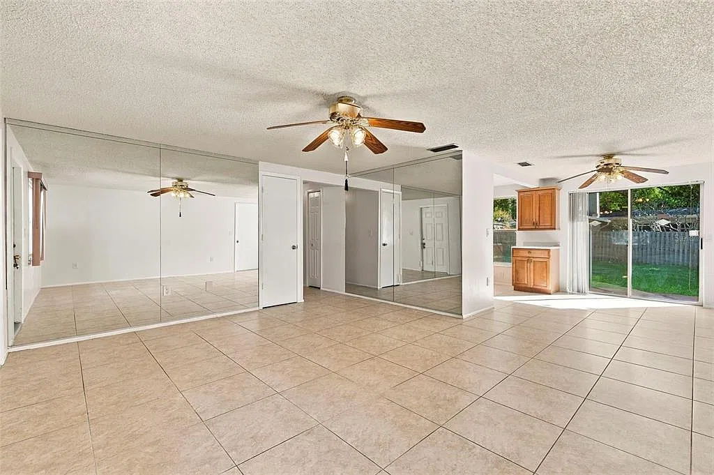 3 bed, 2.0 bath, 1212 sqft, $2,400 — Photo 4
