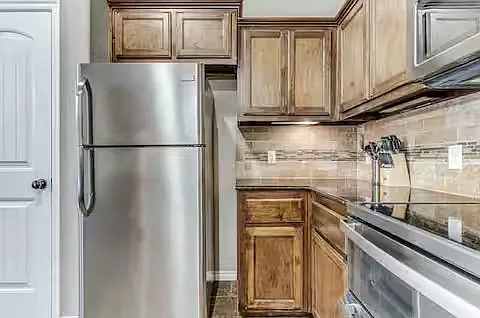12421 Edison Dr — Photo 2