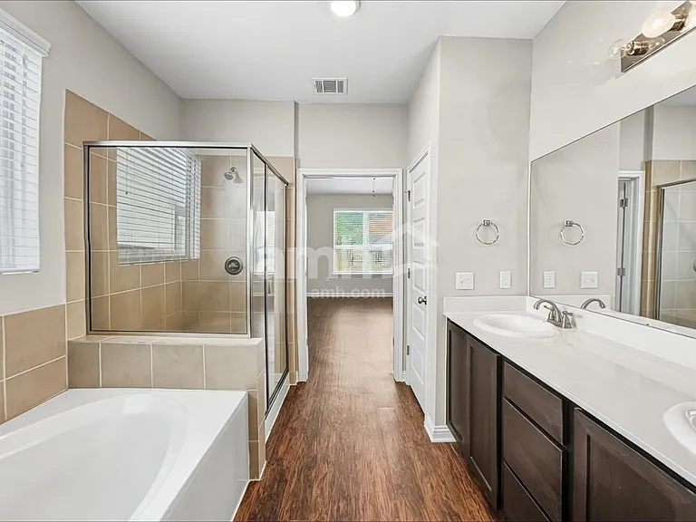 8010 Dampton Ln — Photo 11