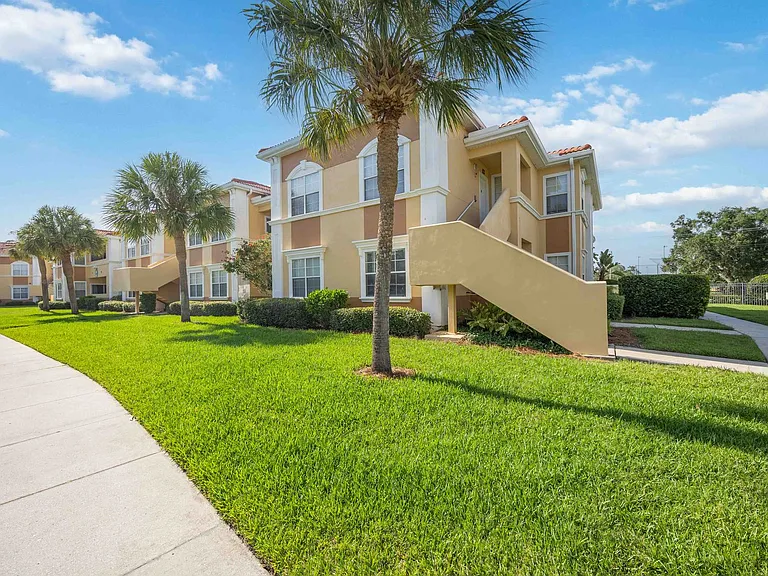 1195 Villagio Cir #208 — Photo 36
