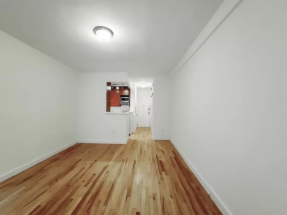 2nd image of 226 E 74th St APT 2A