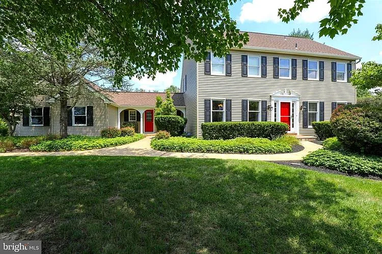 24 Remington Pl photo 1