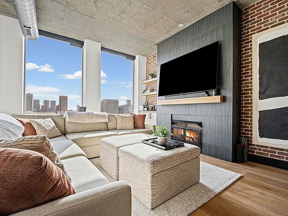 2nd image of 700 N Larrabee St APT 1613