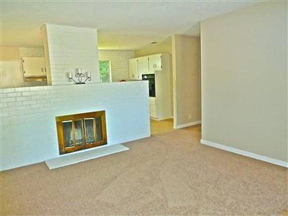 3rd image of 6811 Birchwood Cir