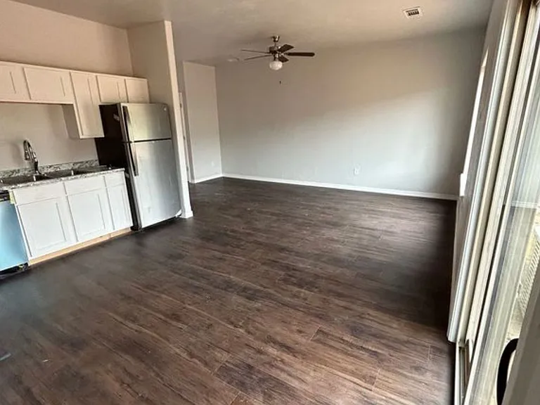 1399 Blackburn Way — Photo 9