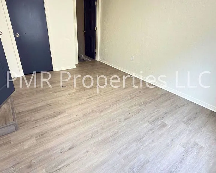 1808 NW Williams Ave — Photo 8