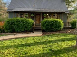 750 Hinton Rd, White Oak, WV 25989