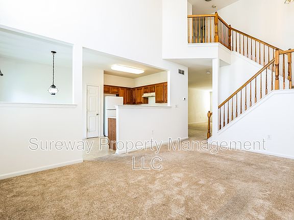 4th image of 158 Chancellor Dr