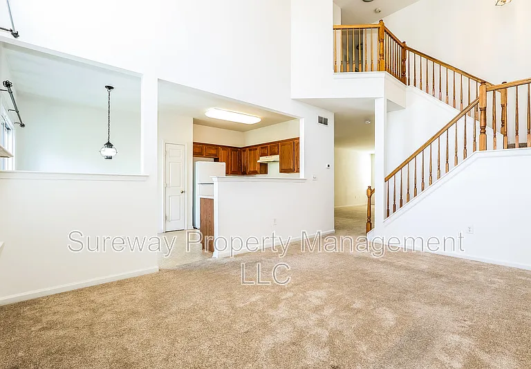 158 Chancellor Dr — Photo 4