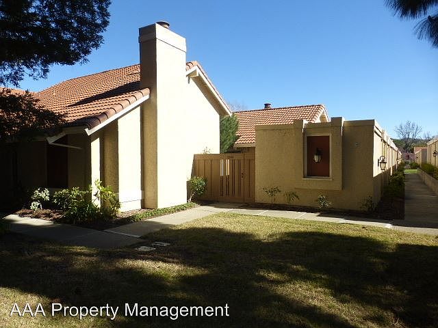 1st image of 1049 Northoak Dr