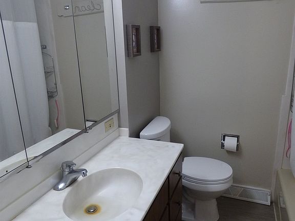 5th image of 17319 Wilshire Dr