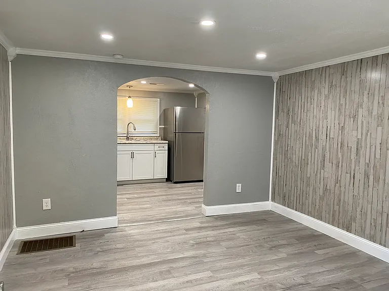 1717 New Madrid St — Photo 2