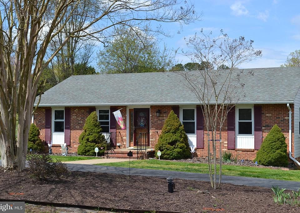 1st image of 909 Dewberry Dr
