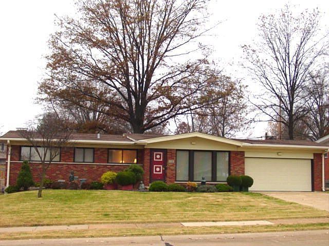 1st image of 9331 Queenston Dr