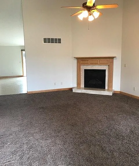 2916 Cronin Dr — Photo 2
