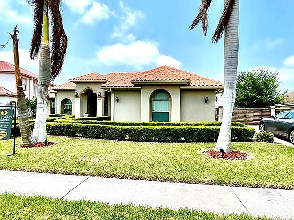 3rd image of 1213 NE Costa Brava Dr
