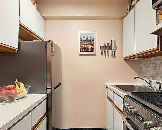 4th image of 305 E 72nd St APT 3CN