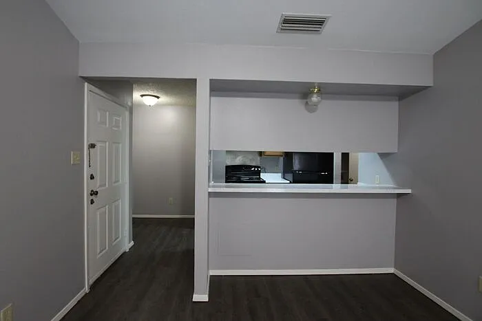 420 W Heritage Dr #211 — Photo 3