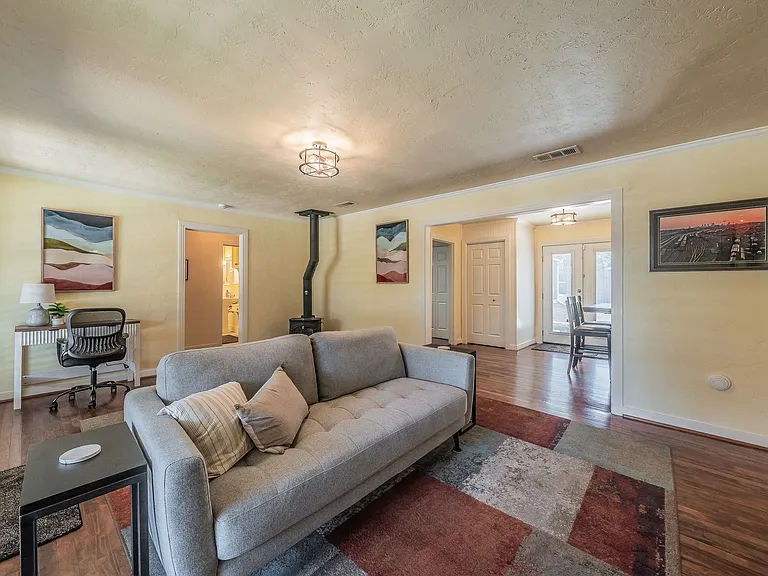 2157 W Lotus Ave — Photo 4