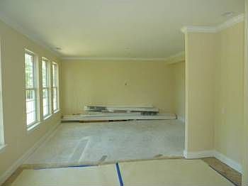 4th image of 115 Hershey Ct