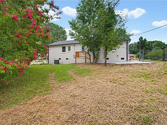 3rd image of 4127 Ashmore Dr