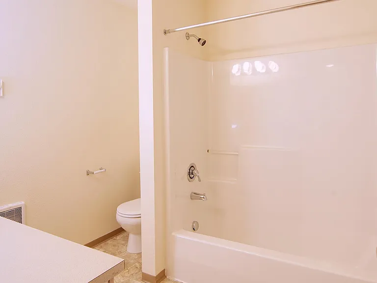 Mountain View At Rivergreen Apartments — Photo 17